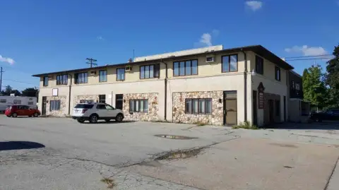 Mixed-Use Retail and Apartment Building