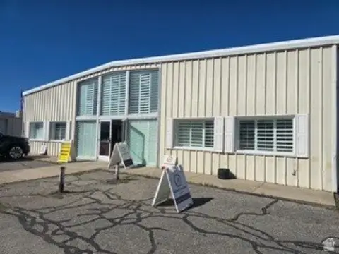 Versatile Commercial Space on Tile Row