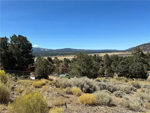 Vacant Land Lot with Mountain Views