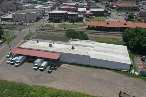 Warehouse Building With Dual Frontage