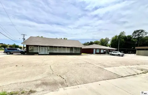 Car Wash and Laundry Complex