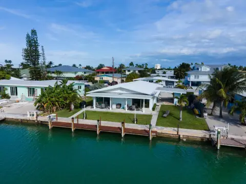 Half Duplex with Dockage
