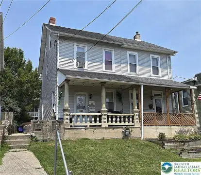 Twin Home With Garage Apartment