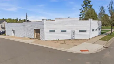 Buhl Commercial Shop Opportunity
