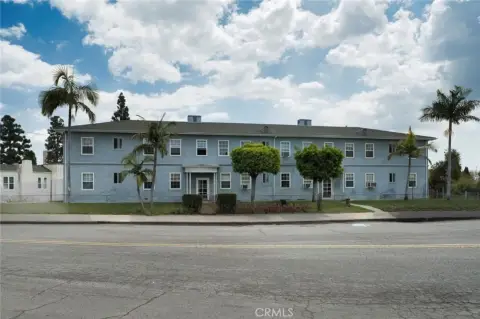 Los Angeles Apartment Building For Sale
