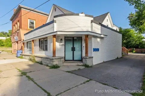 Mixed-Use Building with Street-Level Unit