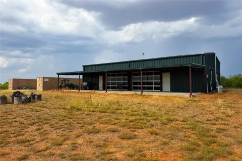 Equipped Hunting Ranch