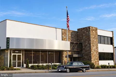 Office Suites with Elevator