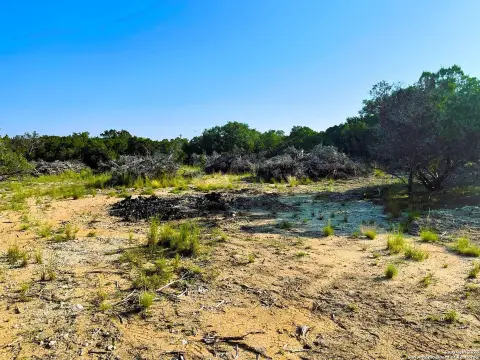 Lakehills Land with No Restrictions