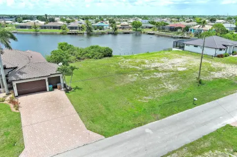 Cape Coral Waterfront Residential Lot