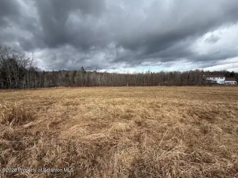 Land in Lake Ariel, PA