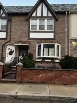 Duplex with Separate Kitchen