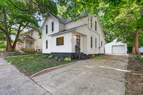 Well-Maintained Duplex Investment