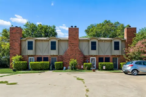 Well-Maintained 4-Unit Investment