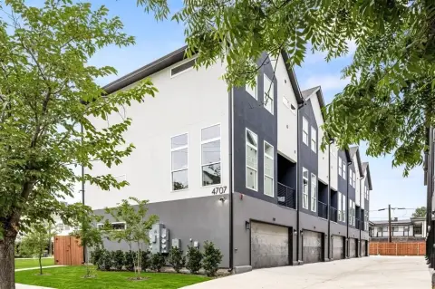 Dallas Townhome Complex For Sale