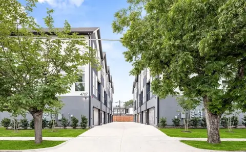 Dallas Townhome Complex For Sale