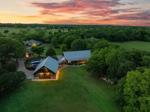 Equestrian Estate with Covered Arena
