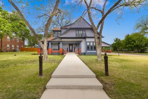1909 Victorian Short-Term Rental