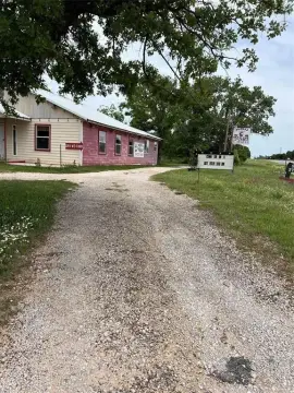 Turnkey Restaurant Opportunity in Cross Plains