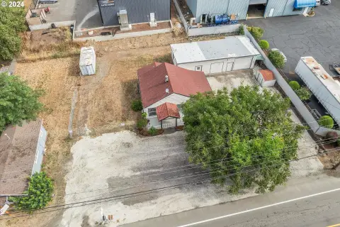 Live-Work Property With Shop