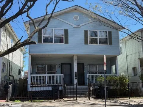 Side-by-Side Duplex with 3 Bedrooms
