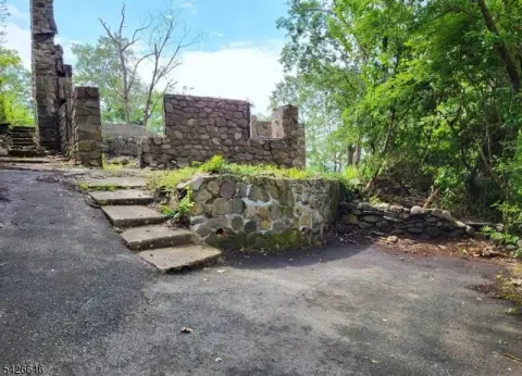 Residential Land with Lake Proximity