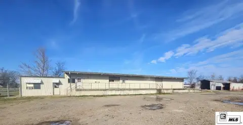 Warehouse with Fenced Yard