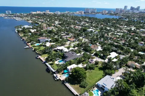 Waterfront Lot in Hollywood Lakes