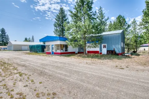 16-Unit Self Storage Facility