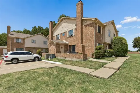 Deeded Four-Unit Quadplex
