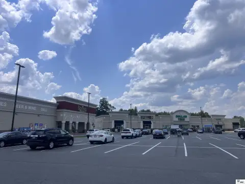 Retail Suites with Interstate Access