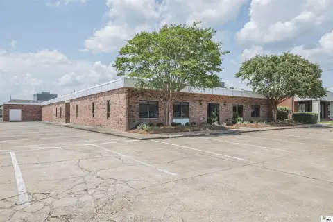 Build-to-Suit Office Building