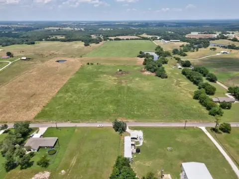 Unrestricted Land Near Whitesboro, TX