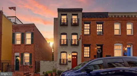 Brick Duplex with Courtyard