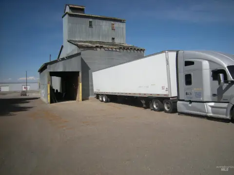 Functional Grain Warehouse