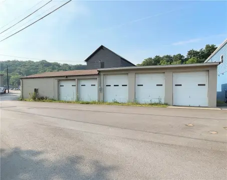 Flex Space with Overhead Doors