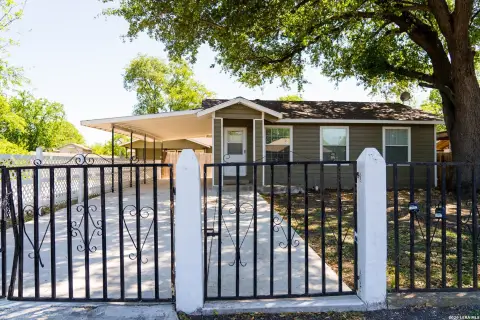 Duplex with Separate Utilities