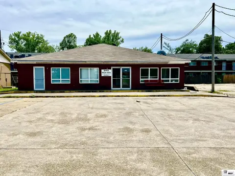 Turn-Key Laundromat with Salon