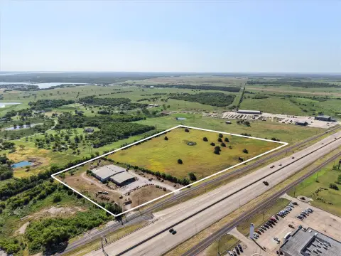 Flex Facility with Interstate Frontage