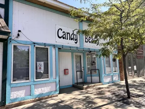 Updated Retail Restaurant Building