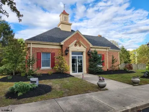 Office Building on Corner Lot