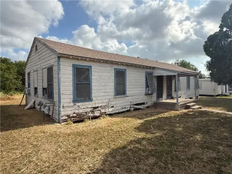 Duplex with Updated Roof