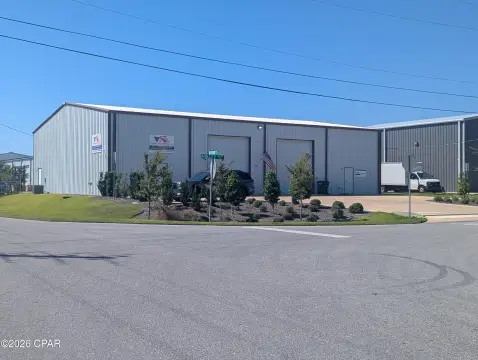 Industrial Flex Warehouse with Roll-Up Doors