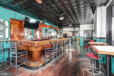 Bar Space with Liquor License