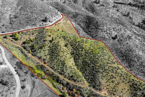 12.4 Acres in Wilderness Ranch