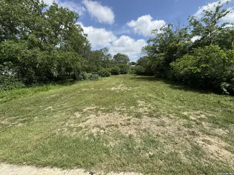 Residential Lot Near Pearsall Park