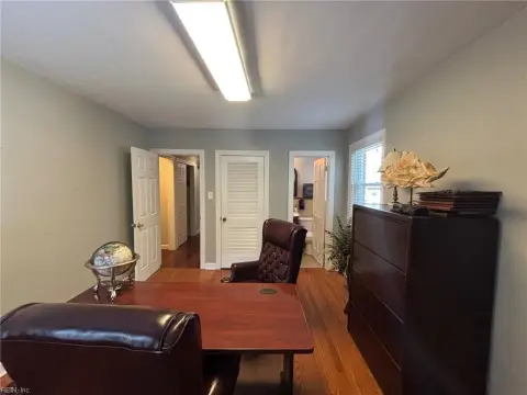 Furnished Office Unit