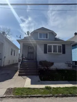 Spacious Multifamily Home in Buffalo
