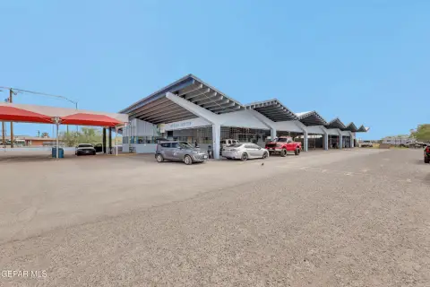 Operating Hand Car Wash
