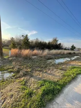 Residential Land in Cleveland, TX